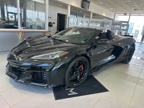Used 2025 Chevrolet Corvette E-Ray w/ Battery Protection Package AWD/4WD image 2