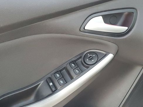 Used 2014 Ford Focus SE w/ Equipment Group 201A image 43