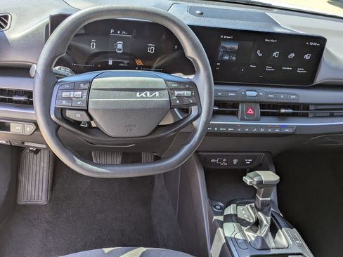 Used 2025 Kia K4 FWD image 11