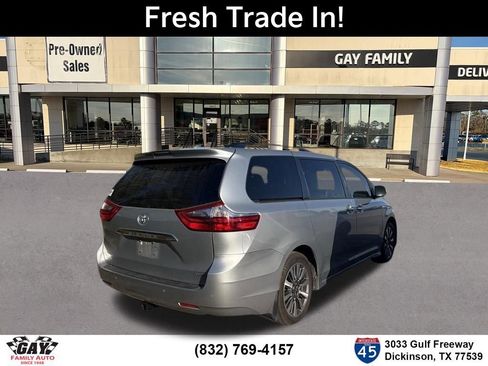 Used 2020 Toyota Sienna Limited Premium image 9