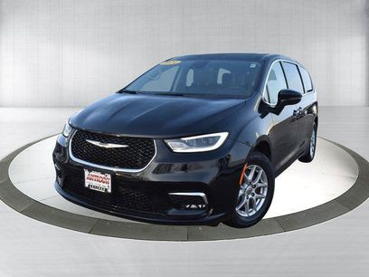Used 2024 Chrysler Pacifica Touring-L