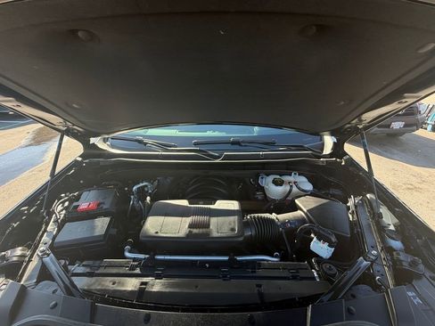 Used 2024 Chevrolet Suburban Premier image 28