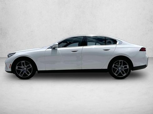 Used 2026 BMW 530i RWD image 6
