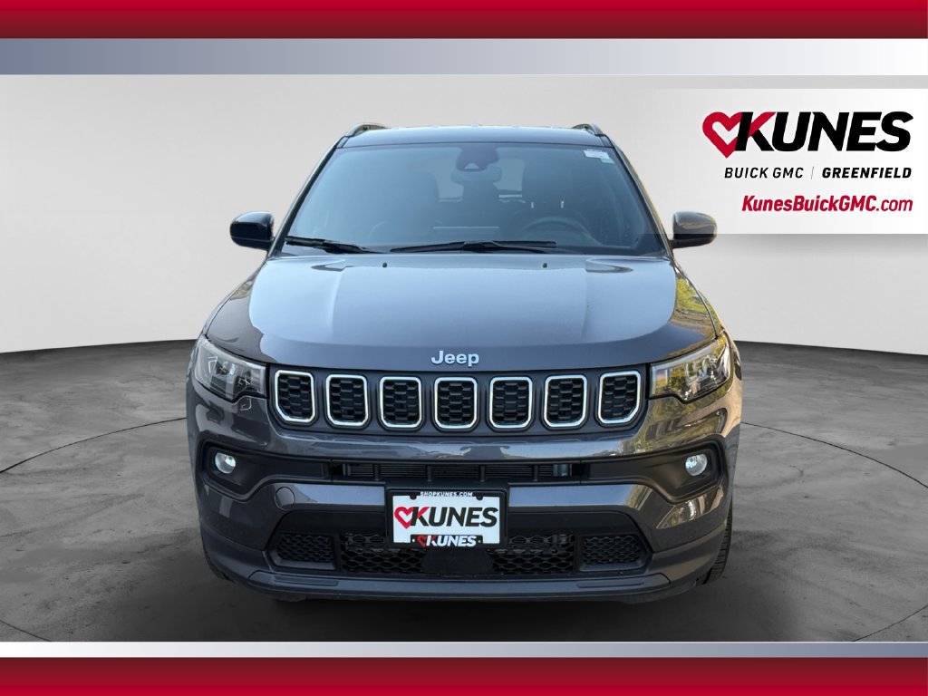 Used 2024 Jeep Compass Latitude AWD/4WD image 4