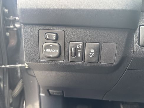 Used 2014 Toyota RAV4 LE image 19