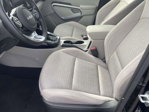 Used 2023 Kia Soul EX image 12