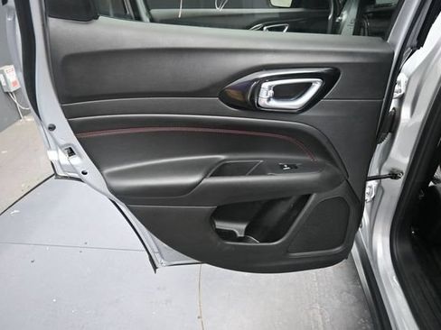 Used 2025 Jeep Compass Trailhawk AWD/4WD image 13