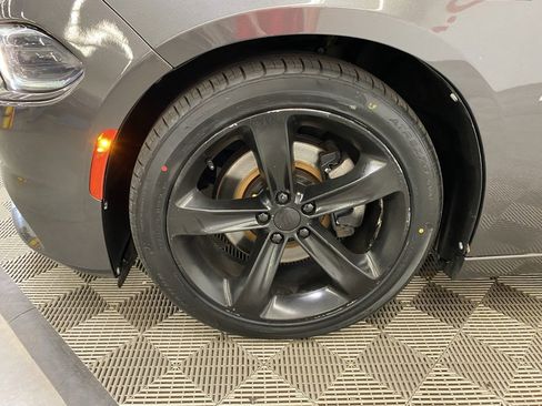 Used 2017 Dodge Charger R/T image 5