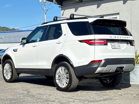 Used 2017 Land Rover Discovery HSE AWD/4WD image 6