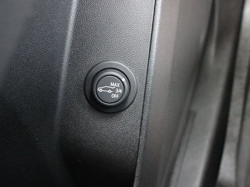 Used 2019 Chevrolet Equinox LT AWD/4WD image 16