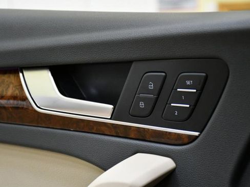 Used 2018 Audi Q5 Prestige w/ Prestige Package image 13