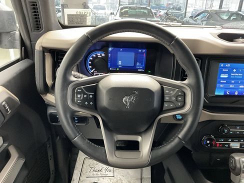 Used 2023 Ford Bronco Wildtrak image 18