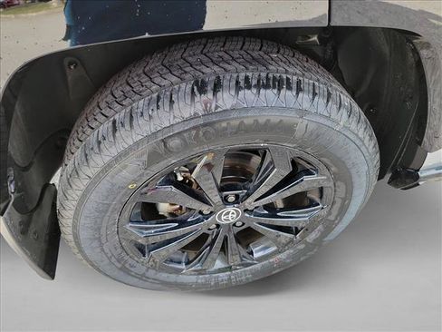 Used 2022 Toyota RAV4 XSE AWD/4WD image 11