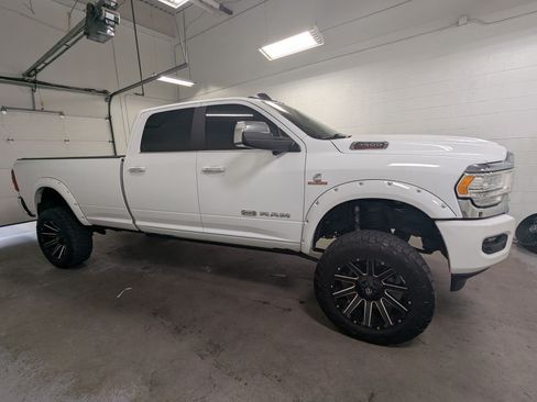 Used 2022 RAM 3500 Limited AWD/4WD image 3