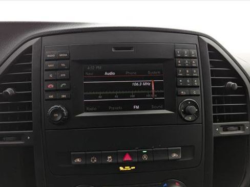 Used 2016 Mercedes-Benz Metris Passenger image 23