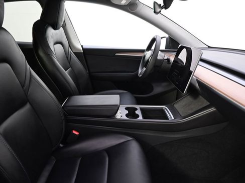 Used 2023 Tesla Model Y Long Range image 16