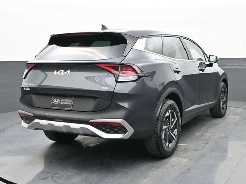 Used 2023 Kia Sportage LX image 3
