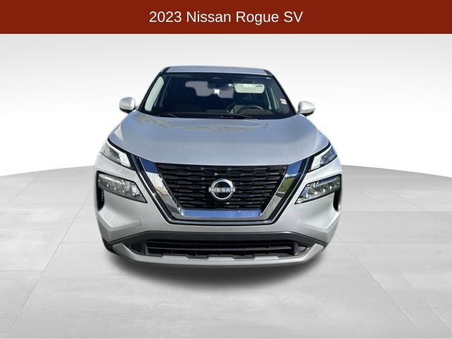 Used 2023 Nissan Rogue SV FWD image 2