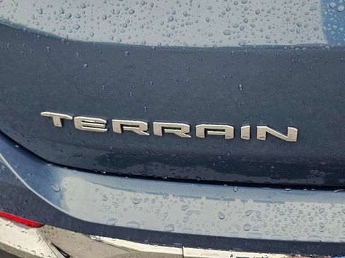Used 2024 GMC Terrain SLT AWD/4WD image 10