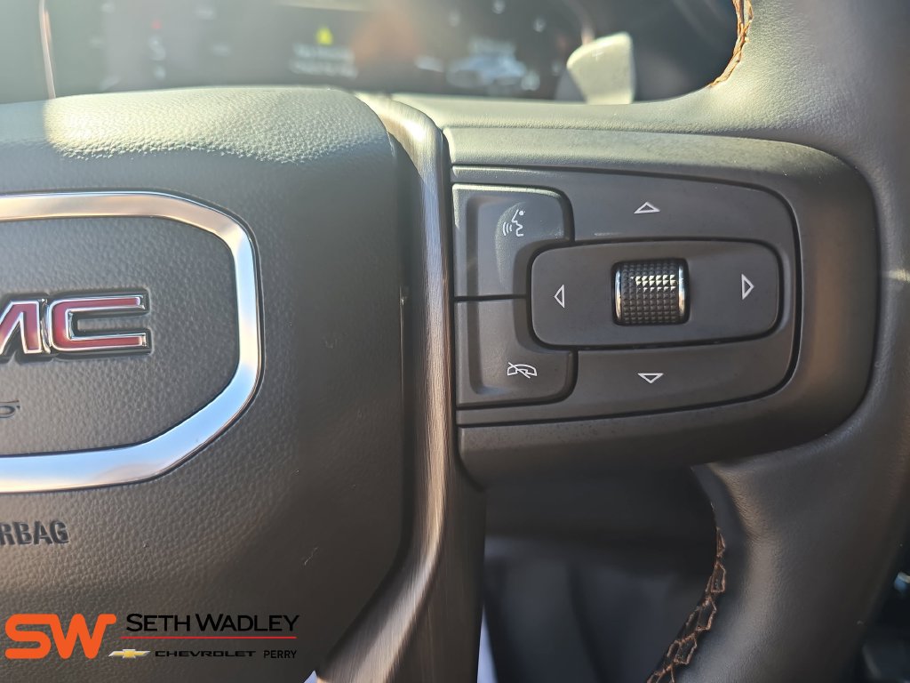 Used 2025 GMC Sierra 1500 AT4 w/ AT4 Premium Package AWD/4WD image 18