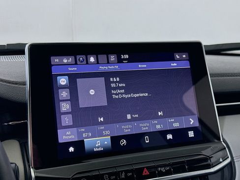 Used 2023 Jeep Compass Limited image 28