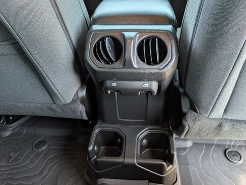 Used 2025 Jeep Wrangler Sport AWD/4WD image 7