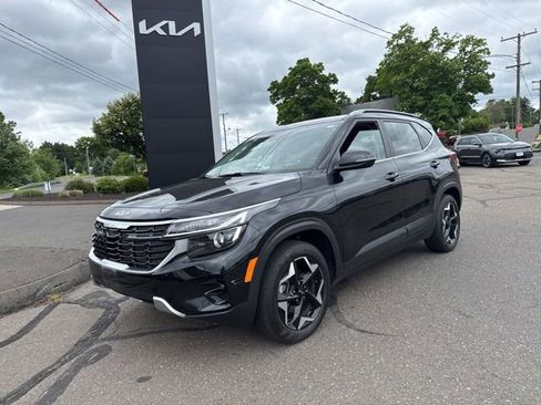 Certified 2024 Kia Seltos EX AWD/4WD image 1