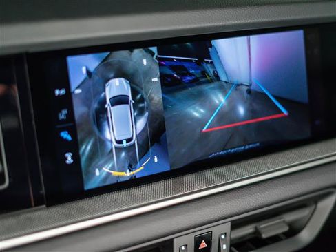 Certified 2026 Porsche Cayenne AWD/4WD image 30