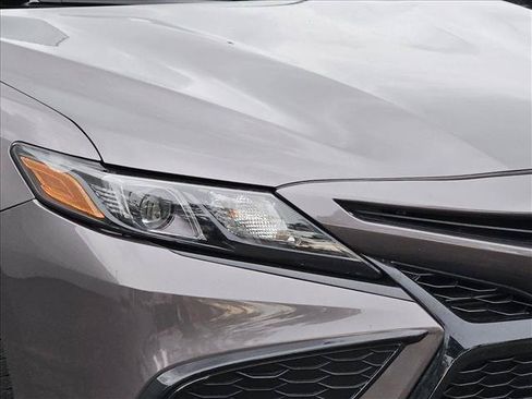 Used 2024 Toyota Camry SE FWD image 4