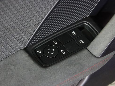 Used 2025 Porsche 911 Carrera 4 GTS image 17