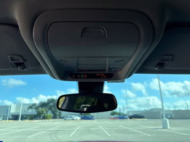 Used 2024 GMC Terrain SLE w/ Driver Convenience Package FWD image 21