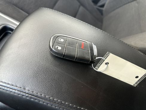 Used 2019 Dodge Durango SXT image 26