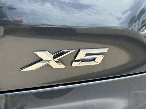 Used 2022 BMW X5 xDrive40i w/ M Sport Package AWD/4WD image 34