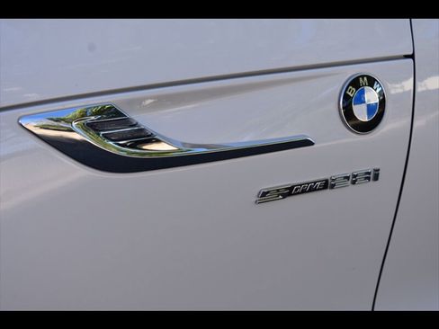 Used 2016 BMW Z4 sDrive28i RWD image 40