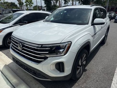 Used 2024 Volkswagen Atlas SE FWD image 3