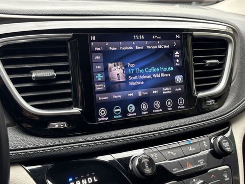 Used 2018 Chrysler Pacifica Limited w/ Advanced Safetytec Group image 22