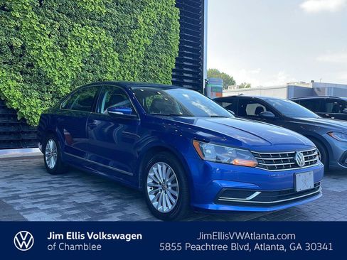 Used 2017 Volkswagen Passat 1.8T SE FWD image 1