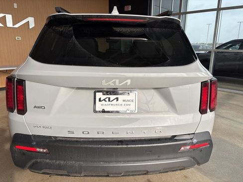 Used 2022 Kia Sorento S w/ Panoramic Sunroof Package image 11