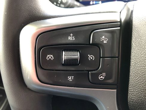 Used 2025 Chevrolet Silverado 1500 LT AWD/4WD image 31