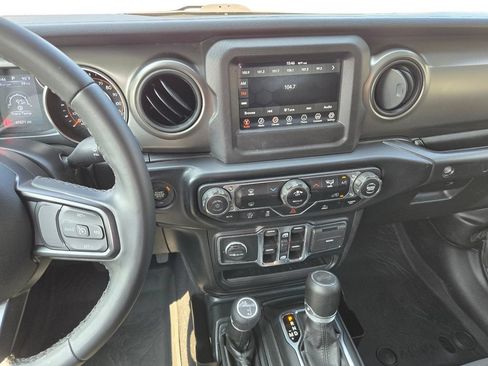 Used 2022 Jeep Wrangler Unlimited Sport AWD/4WD image 21