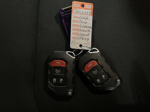 Used 2022 Jeep Gladiator Sport image 26