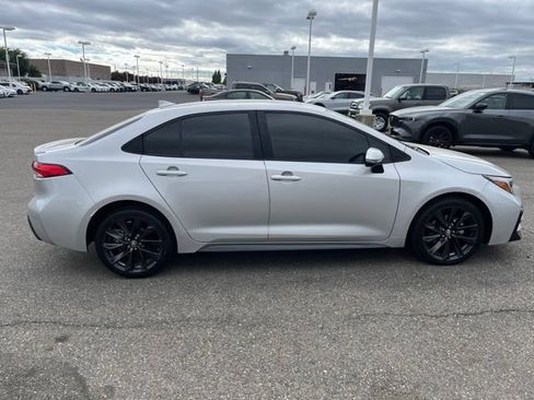 Used 2024 Toyota Corolla SE FWD image 4