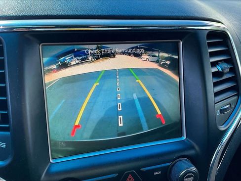 Used 2015 Jeep Grand Cherokee Overland image 27