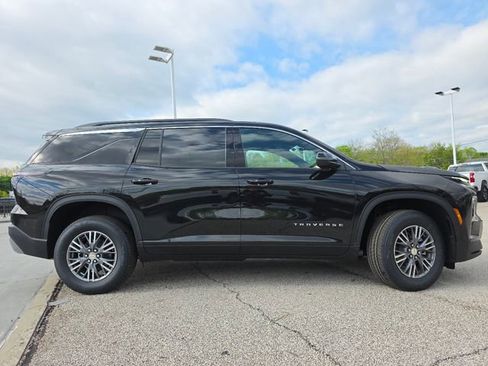 New 2026 Chevrolet Traverse LT FWD image 17