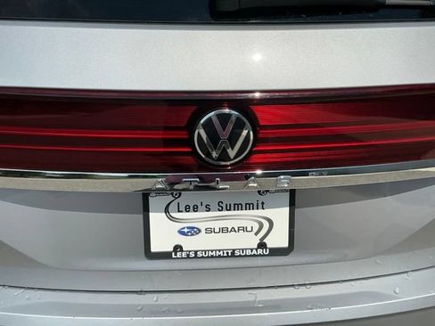 Used 2025 Volkswagen Atlas SE FWD image 5