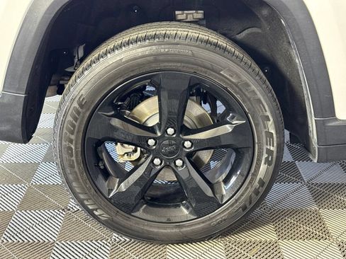 Certified 2023 Jeep Grand Cherokee Altitude AWD/4WD image 54