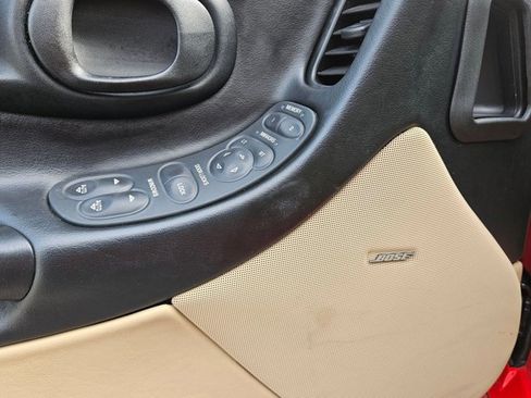 Used 2004 Chevrolet Corvette Coupe w/ Roof Package image 19