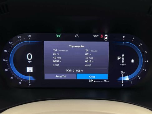 Used 2023 Volvo XC60 B5 Plus image 28