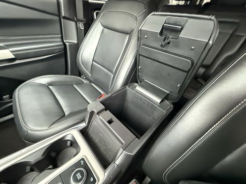 Used 2024 Ford Explorer XLT w/ Equipment Group 202A image 28