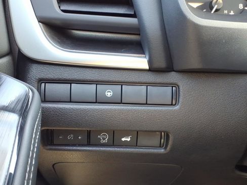 Used 2023 Nissan Rogue SV w/ SV Premium B Package image 31